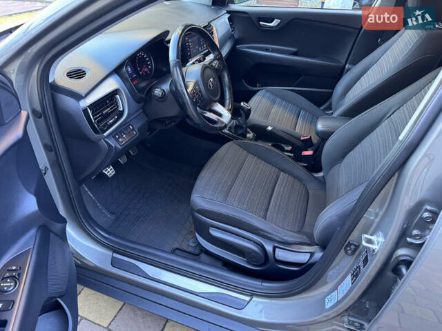 Зеленый Киа Stonic, объемом двигателя 1.37 л и пробегом 117 тыс. км за 11950 $, фото 31 на Automoto.ua