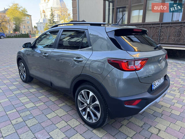 Зеленый Киа Stonic, объемом двигателя 1.37 л и пробегом 117 тыс. км за 11950 $, фото 5 на Automoto.ua