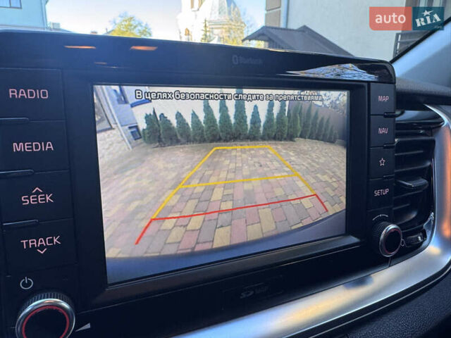 Зеленый Киа Stonic, объемом двигателя 1.37 л и пробегом 117 тыс. км за 11950 $, фото 39 на Automoto.ua