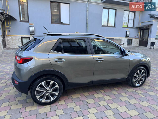 Зеленый Киа Stonic, объемом двигателя 1.37 л и пробегом 117 тыс. км за 11950 $, фото 9 на Automoto.ua