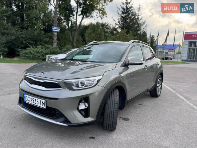 Зеленый Киа Stonic, объемом двигателя 1.37 л и пробегом 117 тыс. км за 12750 $, фото 17 на Automoto.ua
