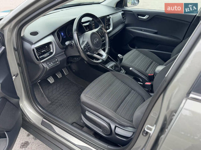 Зеленый Киа Stonic, объемом двигателя 1.37 л и пробегом 117 тыс. км за 12750 $, фото 36 на Automoto.ua