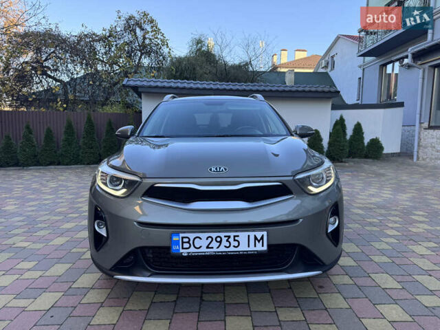 Зеленый Киа Stonic, объемом двигателя 1.37 л и пробегом 117 тыс. км за 11950 $, фото 15 на Automoto.ua