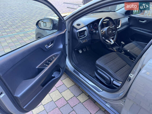 Зеленый Киа Stonic, объемом двигателя 1.37 л и пробегом 117 тыс. км за 11950 $, фото 32 на Automoto.ua