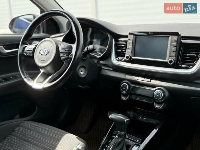 Зеленый Киа Stonic, объемом двигателя 1.4 л и пробегом 86 тыс. км за 16800 $, фото 2 на Automoto.ua