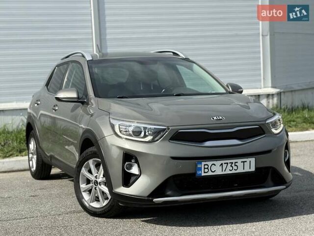 Зеленый Киа Stonic, объемом двигателя 1.4 л и пробегом 86 тыс. км за 16800 $, фото 54 на Automoto.ua