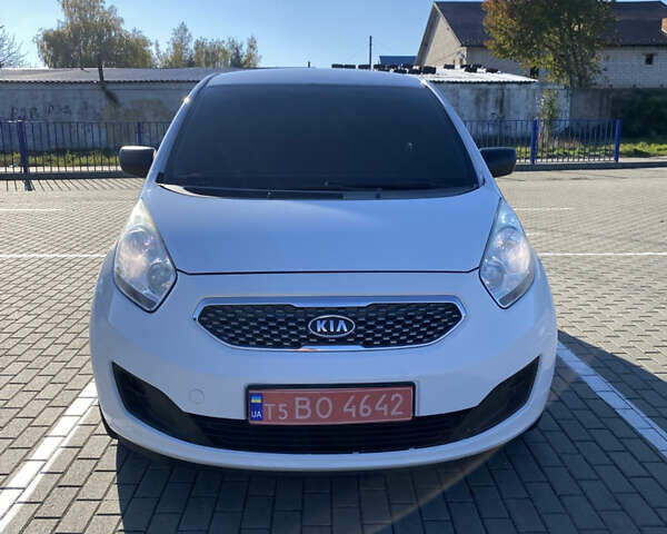 Белый Киа Венга, объемом двигателя 1.4 л и пробегом 217 тыс. км за 5700 $, фото 1 на Automoto.ua
