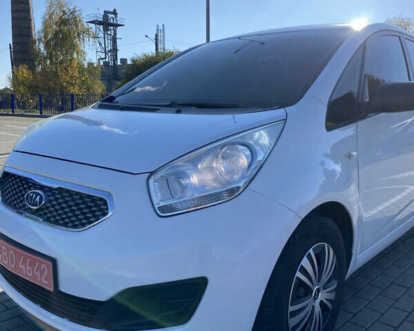 Белый Киа Венга, объемом двигателя 1.4 л и пробегом 217 тыс. км за 5700 $, фото 11 на Automoto.ua