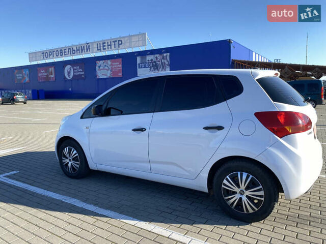Белый Киа Венга, объемом двигателя 1.4 л и пробегом 217 тыс. км за 5700 $, фото 4 на Automoto.ua