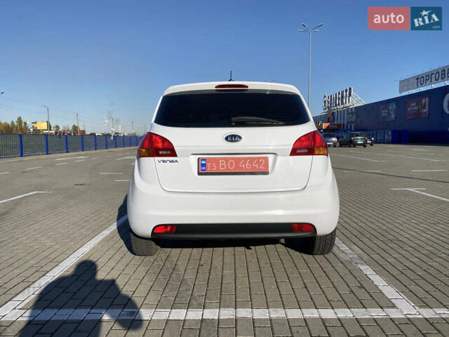 Белый Киа Венга, объемом двигателя 1.4 л и пробегом 217 тыс. км за 5700 $, фото 17 на Automoto.ua