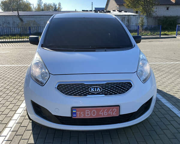 Белый Киа Венга, объемом двигателя 1.4 л и пробегом 217 тыс. км за 5700 $, фото 13 на Automoto.ua