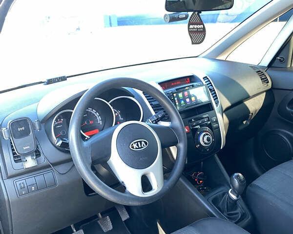 Белый Киа Венга, объемом двигателя 1.4 л и пробегом 217 тыс. км за 5700 $, фото 23 на Automoto.ua