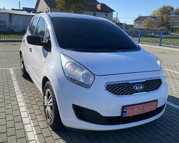 Белый Киа Венга, объемом двигателя 1.4 л и пробегом 217 тыс. км за 5700 $, фото 2 на Automoto.ua