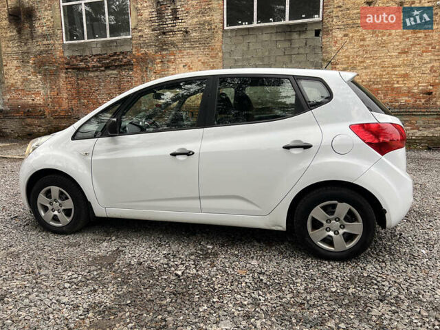 Білий Кіа Венга, об'ємом двигуна 1.4 л та пробігом 176 тис. км за 5400 $, фото 18 на Automoto.ua