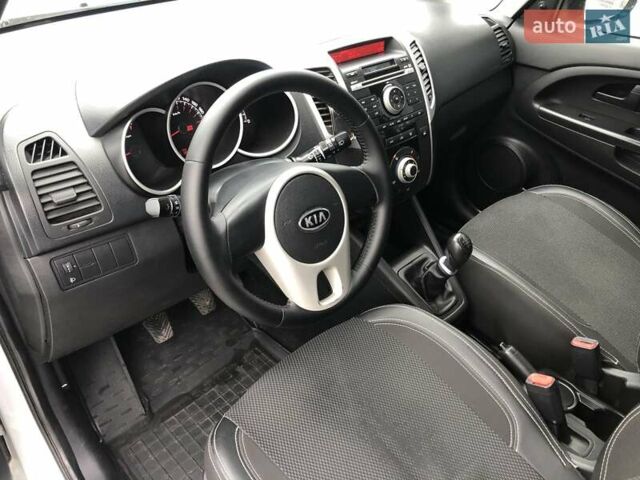 Білий Кіа Венга, об'ємом двигуна 1.4 л та пробігом 175 тис. км за 6300 $, фото 25 на Automoto.ua