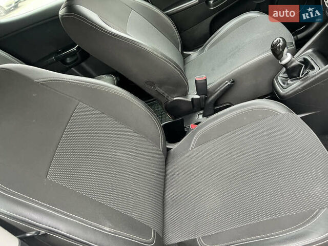 Білий Кіа Венга, об'ємом двигуна 1.4 л та пробігом 176 тис. км за 5400 $, фото 31 на Automoto.ua