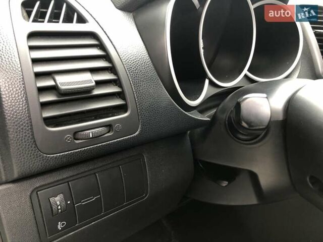 Білий Кіа Венга, об'ємом двигуна 1.4 л та пробігом 175 тис. км за 6300 $, фото 39 на Automoto.ua