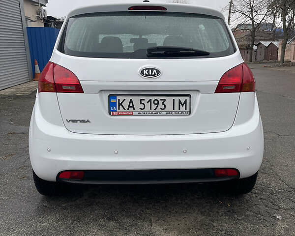 Білий Кіа Венга, об'ємом двигуна 1.59 л та пробігом 186 тис. км за 7300 $, фото 3 на Automoto.ua