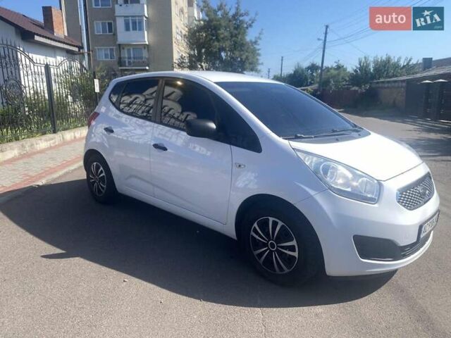 Белый Киа Венга, объемом двигателя 1.4 л и пробегом 215 тыс. км за 5500 $, фото 5 на Automoto.ua