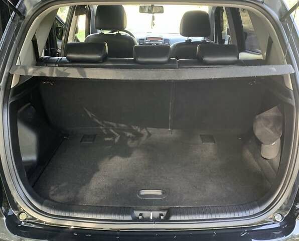 Кіа Венга 2010 у Миколаєві на Automoto.ua Чорний Кіа Венга, об'ємом двигуна 1.6 л та пробігом 400 тис. км за 6800 $, фото 11 на Automoto.ua