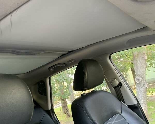 Кіа Венга 2010 у Миколаєві на Automoto.ua Чорний Кіа Венга, об'ємом двигуна 1.6 л та пробігом 400 тис. км за 6800 $, фото 7 на Automoto.ua