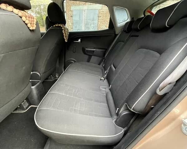 Коричневый Киа Венга, объемом двигателя 1.4 л и пробегом 121 тыс. км за 7500 $, фото 17 на Automoto.ua