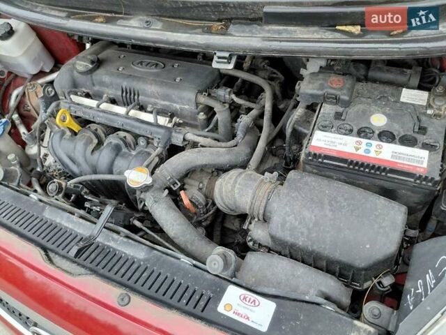 Красный Киа Венга, объемом двигателя 1.59 л и пробегом 108 тыс. км за 7700 $, фото 7 на Automoto.ua