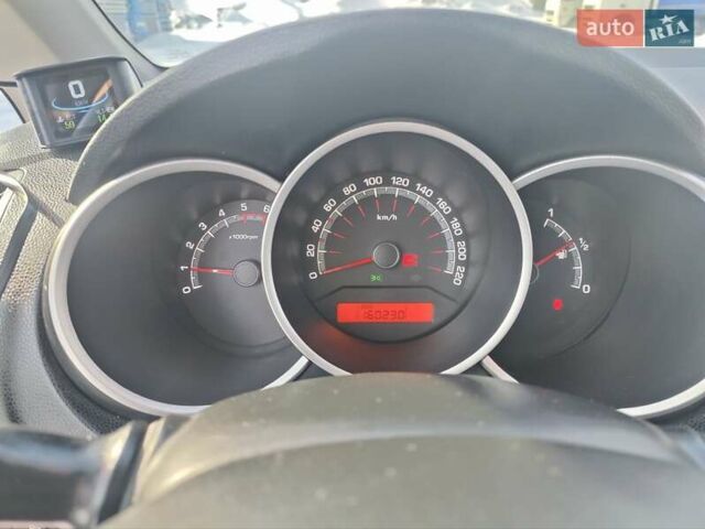 Червоний Кіа Венга, об'ємом двигуна 1.4 л та пробігом 160 тис. км за 7000 $, фото 10 на Automoto.ua