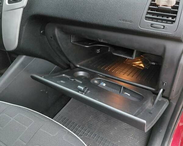 Красный Киа Венга, объемом двигателя 1.59 л и пробегом 108 тыс. км за 7700 $, фото 22 на Automoto.ua