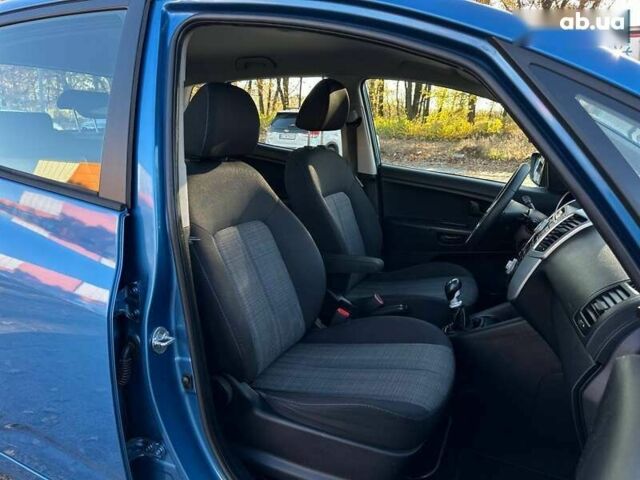 Киа Венга, объемом двигателя 1.6 л и пробегом 210 тыс. км за 5990 $, фото 13 на Automoto.ua