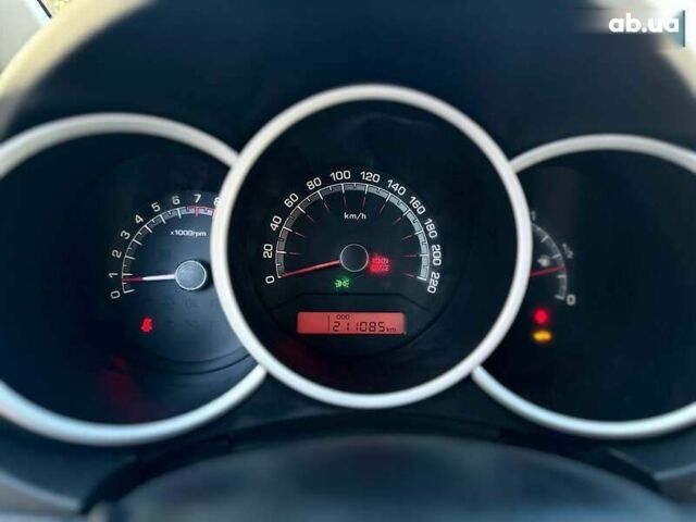 Киа Венга, объемом двигателя 1.6 л и пробегом 210 тыс. км за 5990 $, фото 23 на Automoto.ua