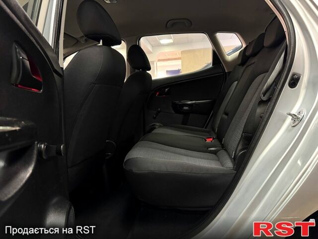 Сірий Кіа Венга, об'ємом двигуна 1.4 л та пробігом 139 тис. км за 5900 $, фото 8 на Automoto.ua