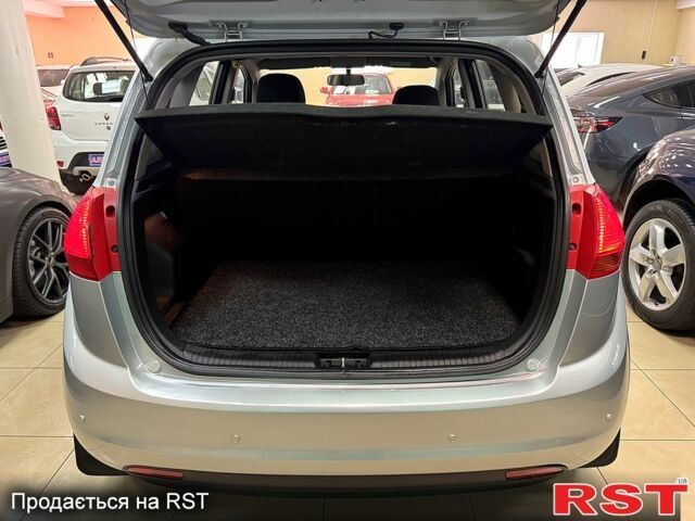 Сірий Кіа Венга, об'ємом двигуна 1.4 л та пробігом 139 тис. км за 5900 $, фото 3 на Automoto.ua