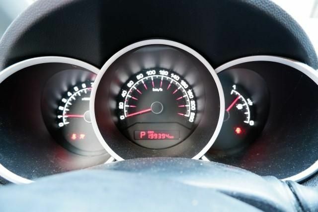 Серый Киа Венга, объемом двигателя 1.6 л и пробегом 199 тыс. км за 5350 $, фото 12 на Automoto.ua