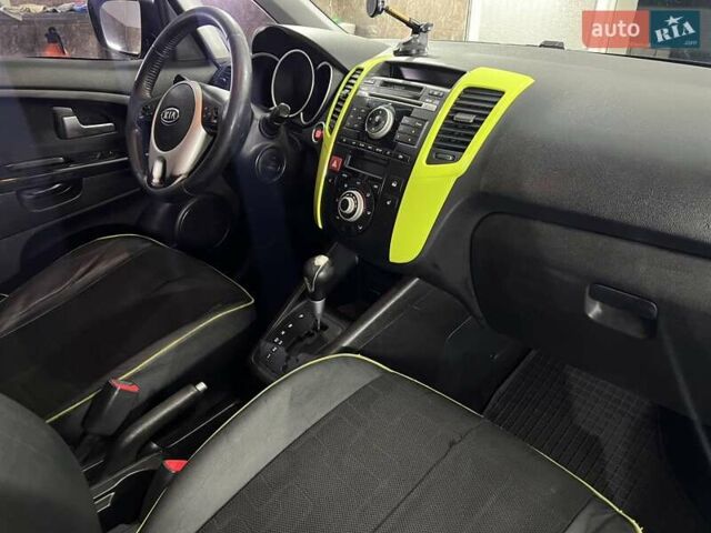 Серый Киа Венга, объемом двигателя 1.59 л и пробегом 209 тыс. км за 7800 $, фото 4 на Automoto.ua