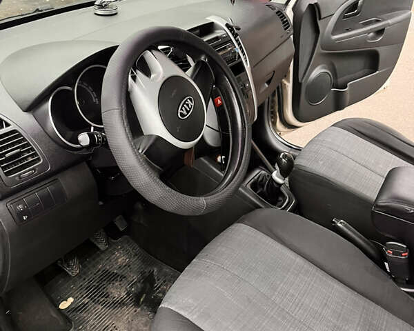 Серый Киа Венга, объемом двигателя 1.4 л и пробегом 314 тыс. км за 6400 $, фото 15 на Automoto.ua