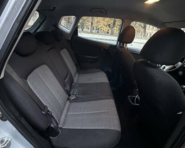 Серый Киа Венга, объемом двигателя 1.4 л и пробегом 161 тыс. км за 5800 $, фото 17 на Automoto.ua