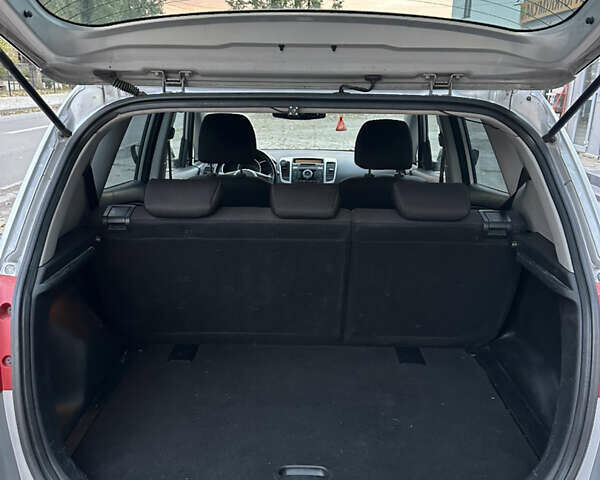 Серый Киа Венга, объемом двигателя 1.4 л и пробегом 161 тыс. км за 5800 $, фото 15 на Automoto.ua