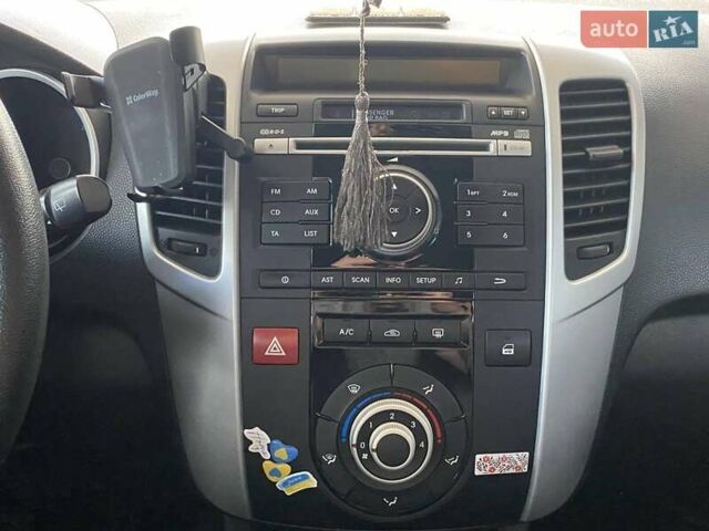 Сірий Кіа Венга, об'ємом двигуна 1.4 л та пробігом 132 тис. км за 8300 $, фото 29 на Automoto.ua