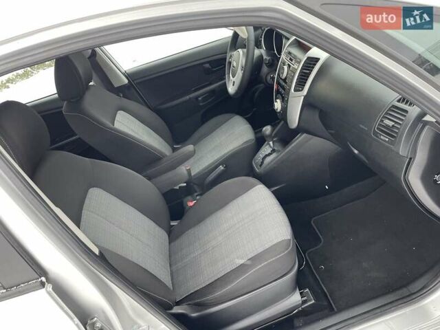 Сірий Кіа Венга, об'ємом двигуна 1.6 л та пробігом 199 тис. км за 7899 $, фото 24 на Automoto.ua