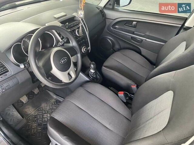 Сірий Кіа Венга, об'ємом двигуна 1.4 л та пробігом 132 тис. км за 8300 $, фото 20 на Automoto.ua