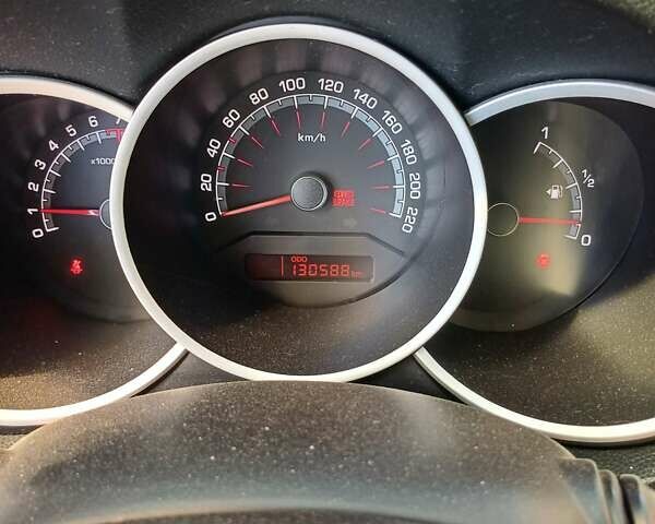 Серый Киа Венга, объемом двигателя 1.4 л и пробегом 130 тыс. км за 7600 $, фото 4 на Automoto.ua