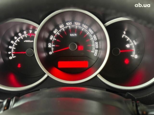 Синій Кіа Венга, об'ємом двигуна 1.6 л та пробігом 210 тис. км за 7990 $, фото 28 на Automoto.ua