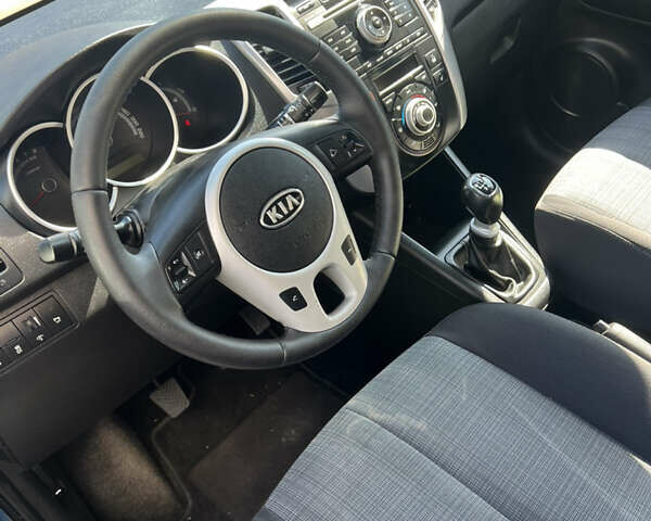 Синий Киа Венга, объемом двигателя 1.6 л и пробегом 210 тыс. км за 6500 $, фото 6 на Automoto.ua