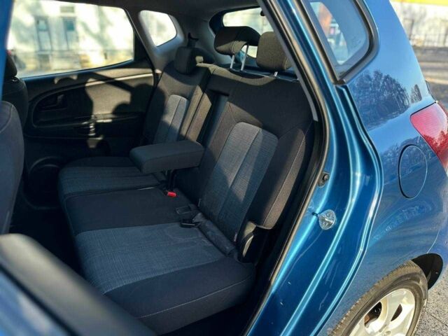 Синий Киа Венга, объемом двигателя 1.6 л и пробегом 210 тыс. км за 6990 $, фото 14 на Automoto.ua