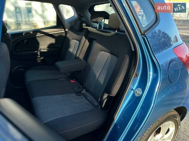 Синій Кіа Венга, об'ємом двигуна 1.6 л та пробігом 210 тис. км за 6990 $, фото 17 на Automoto.ua