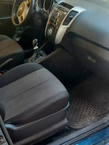 Синий Киа Венга, объемом двигателя 1.4 л и пробегом 211 тыс. км за 6886 $, фото 8 на Automoto.ua