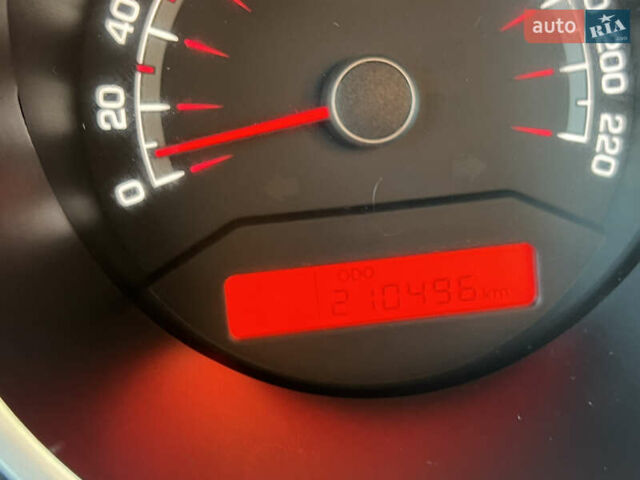 Синий Киа Венга, объемом двигателя 1.6 л и пробегом 210 тыс. км за 6500 $, фото 7 на Automoto.ua