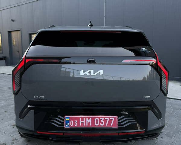 Серый Киа EV3, объемом двигателя 0 л и пробегом 7 тыс. км за 39000 $, фото 3 на Automoto.ua