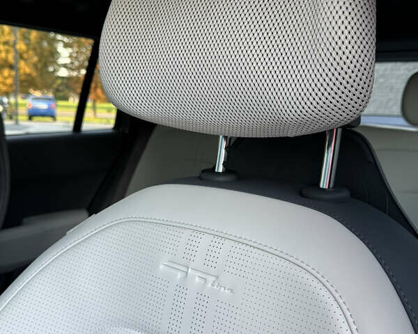 Серый Киа EV3, объемом двигателя 0 л и пробегом 7 тыс. км за 39000 $, фото 11 на Automoto.ua